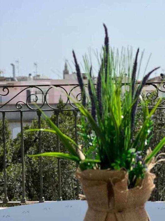MintUrbanSuites Triana Sevilla Bagian luar foto
